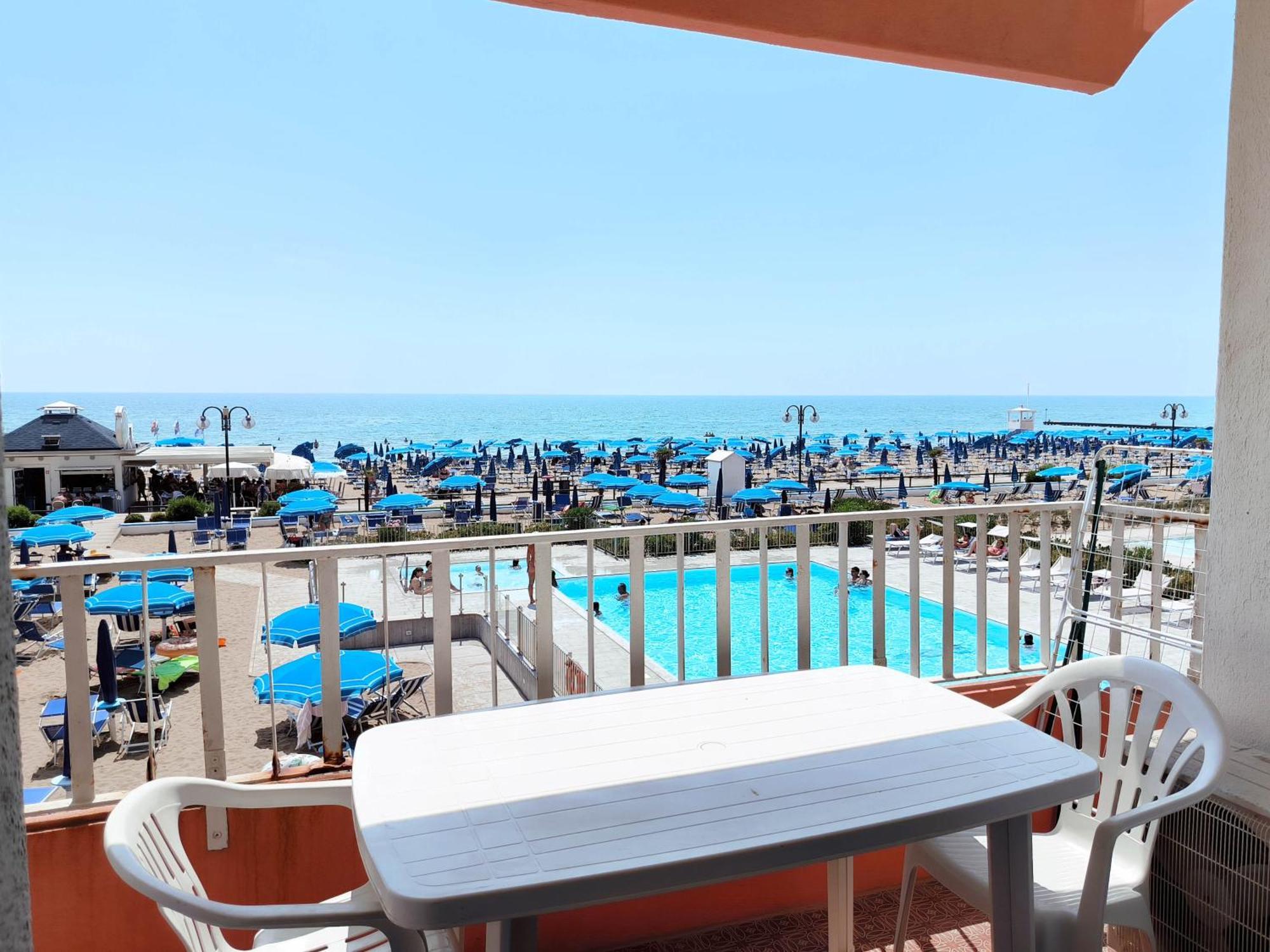 Apollo Fronte Mare Lido di Jesolo Exterior foto
